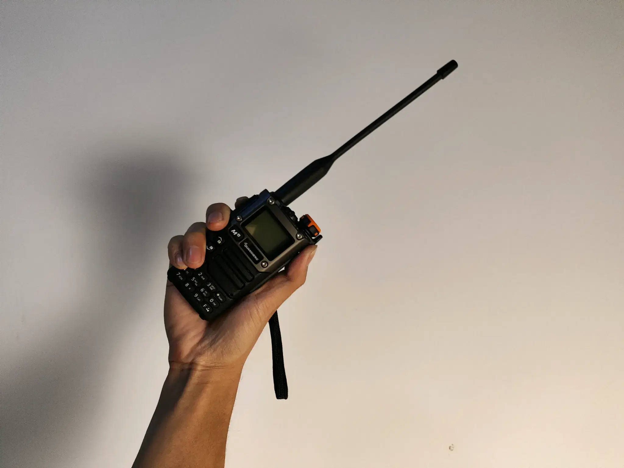 黑色版泉盛UV-K6，原装天线